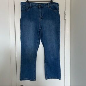 D. Jeans Medium Wash